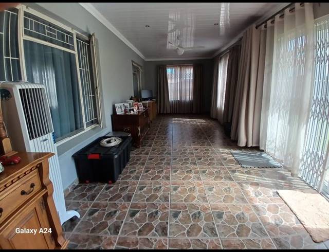 3 BEDROOM HOUSE FOR SALE IN BRACKENHURST